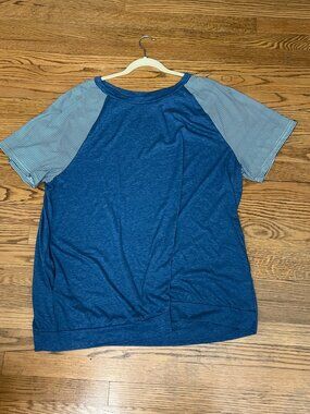 Raglan Sleeve Top 26W Blue Casual Tee w pockets